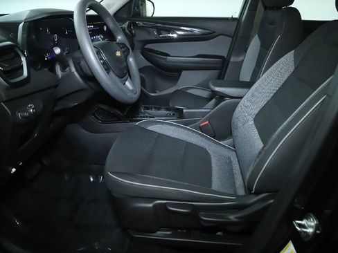 Used 2024 Chevrolet TrailBlazer LS image 18