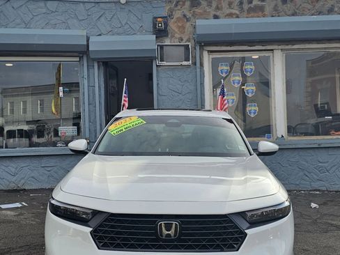 Used 2023 Honda Accord EX image 1