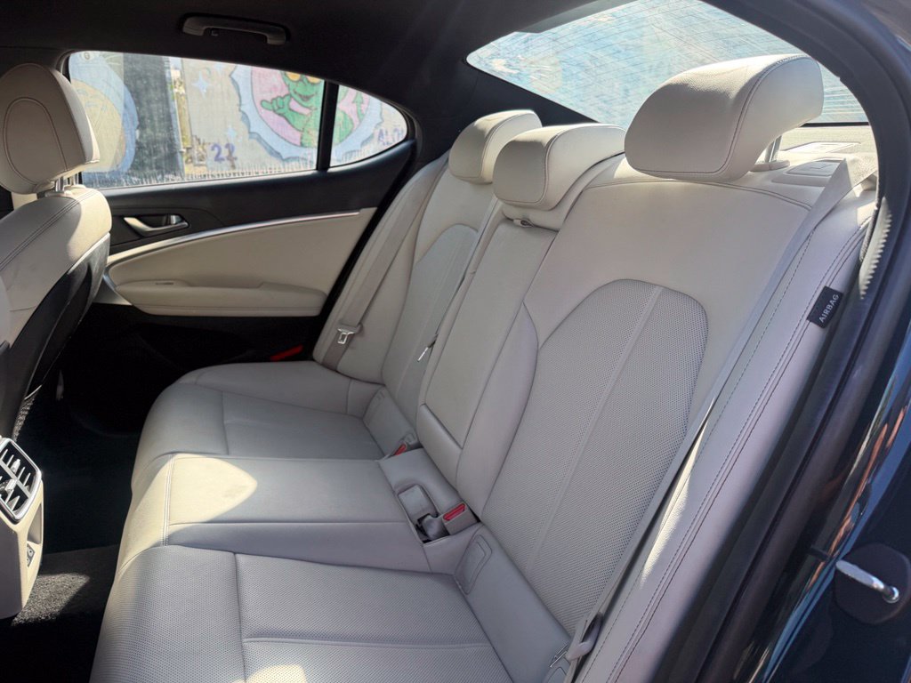 Used 2025 Genesis G70 2.5T RWD image 15