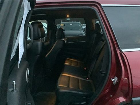 Used 2021 Jeep Grand Cherokee Limited image 19