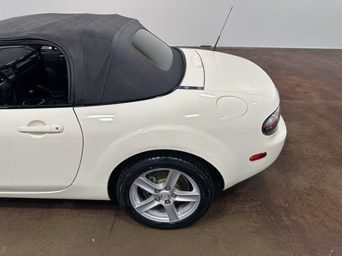 Used 2007 MAZDA MX-5 Miata Sport RWD image 43