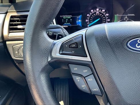 Used 2019 Ford Fusion SE AWD/4WD image 19
