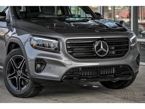 New 2026 Mercedes-Benz GLB 250 4MATIC image 2