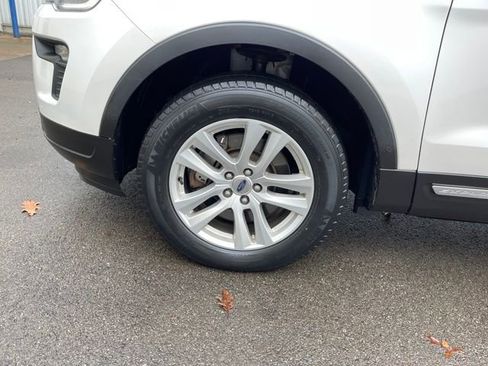 Used 2018 Ford Explorer XLT w/ Equipment Group 202A image 24