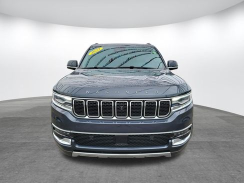 Used 2022 Jeep Wagoneer Series III w/ Premium Group I AWD/4WD image 2
