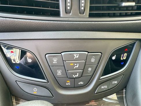 Used 2019 Buick Envision Essence w/ LPO, Active Package AWD/4WD image 14