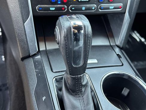 Used 2018 Ford Explorer Limited w/ Equipment Group 301A FWD image 17