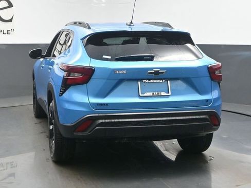New 2026 Chevrolet Trax LT w/ Sunroof Package FWD image 13