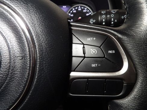 Used 2021 Jeep Renegade Limited w/ Sun & Sound Group AWD/4WD image 26