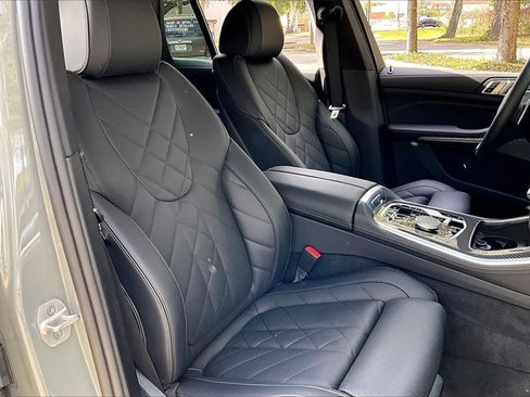 Used 2025 BMW X5 xDrive40i w/ M Sport Package image 26