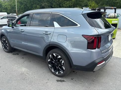 Used 2025 Kia Sorento EX w/ Panoramic Sunroof Package AWD/4WD image 6