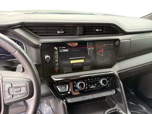 Used 2024 GMC Sierra 1500 AT4X image 12