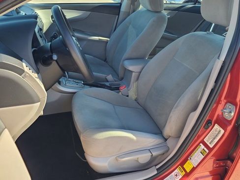 Used 2013 Toyota Corolla LE image 12