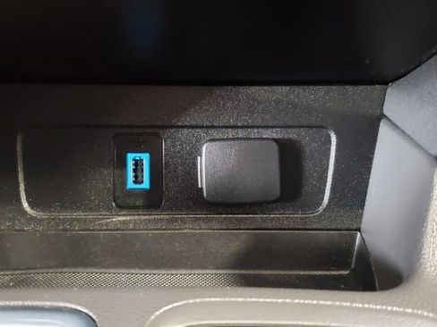 Used 2017 Ford Escape SE image 24