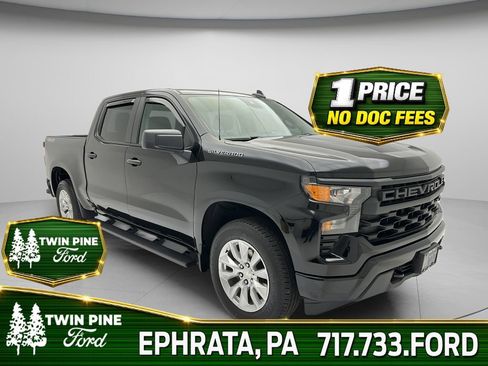 Used 2023 Chevrolet Silverado 1500 Custom AWD/4WD image 1