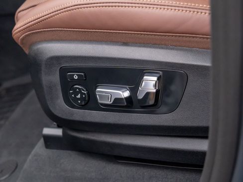 New 2025 BMW X7 M60i image 15