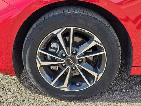 Used 2024 Kia Forte LXS image 11