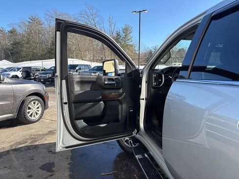 Used 2022 GMC Sierra 2500 SLT w/ SLT Premium Package image 22