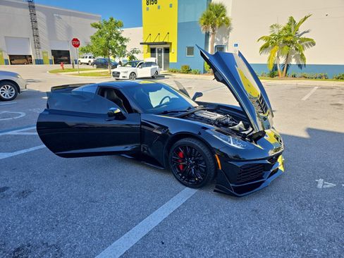 Used 2016 Chevrolet Corvette Z06 w/ 3LZ Preferred Equipment Group image 16