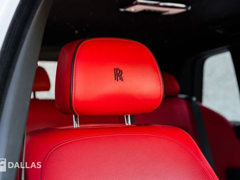 Used 2022 Rolls-Royce Cullinan image 38