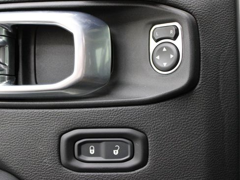 Used 2021 Jeep Wrangler Unlimited Rubicon w/ Trailer Tow Package image 14