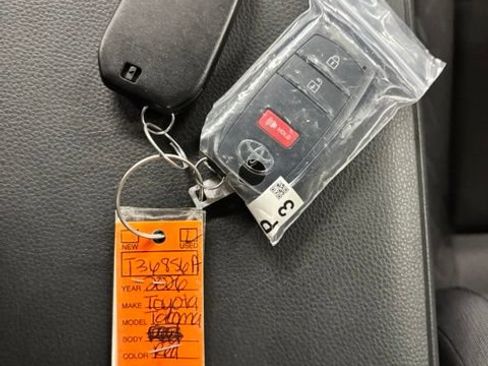 Used 2026 Toyota Tacoma SR AWD/4WD image 16