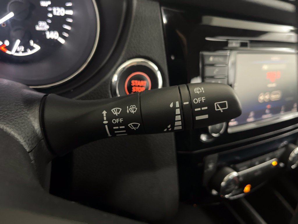Used 2022 Nissan Rogue Sport SV AWD/4WD image 62