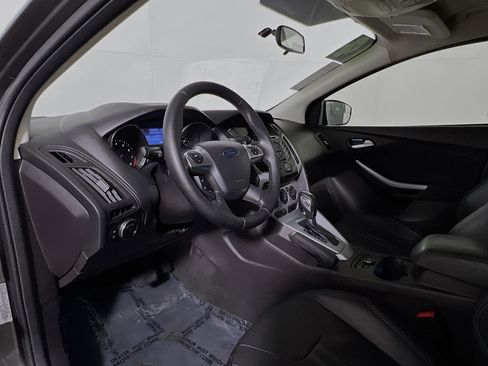 Used 2014 Ford Focus SE w/ Equipment Group 201A image 29