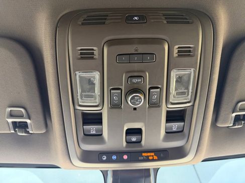 Used 2021 GMC Yukon Denali w/ Denali Premium Package image 26