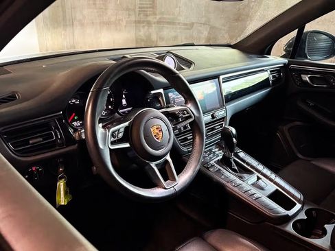 Used 2021 Porsche Macan AWD/4WD image 4