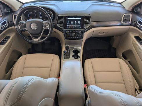 Used 2022 Jeep Grand Cherokee Laredo E AWD/4WD image 22