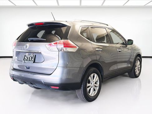Used 2015 Nissan Rogue SV image 4