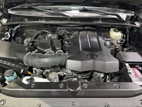 Used 2017 Toyota 4Runner Limited image 9