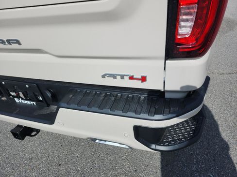 New 2026 GMC Sierra 1500 AT4 w/ AT4 Premium Package image 4