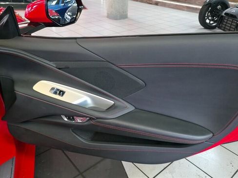 Used 2020 Chevrolet Corvette Stingray Coupe w/ Z51 Performance Package image 24