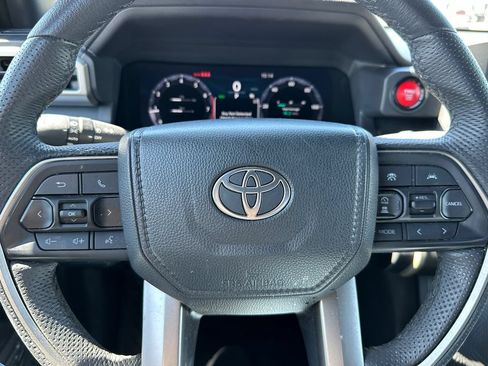 Used 2025 Toyota Tacoma TRD Off-Road AWD/4WD image 26