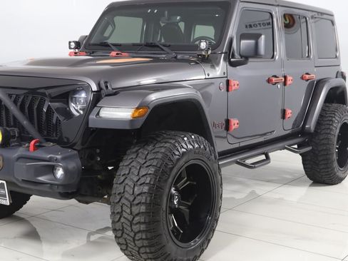 Used 2018 Jeep Wrangler Unlimited Rubicon w/ Dual Top Group AWD/4WD image 56