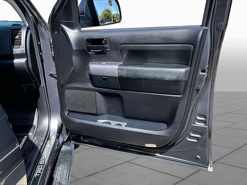 Used 2018 Toyota Sequoia TRD Sport AWD/4WD image 22