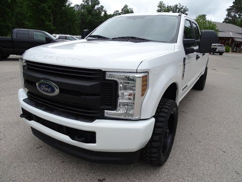 Used 2019 Ford F250 XL w/ Power Equipment Group image 4