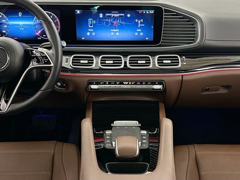 Used 2025 Mercedes-Benz GLE 450 4MATIC Coupe image 11