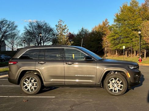 New 2025 Jeep Grand Cherokee Limited image 5