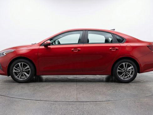Used 2024 Kia Forte LXS FWD image 5