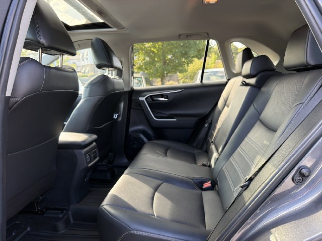 Used 2019 Toyota RAV4 Limited w/ Cold Weather Package AWD/4WD image 13