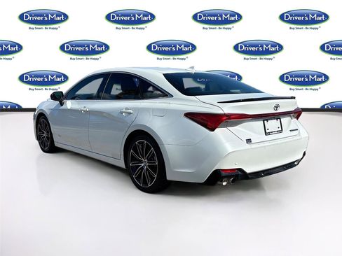 Used 2019 Toyota Avalon Touring FWD image 5