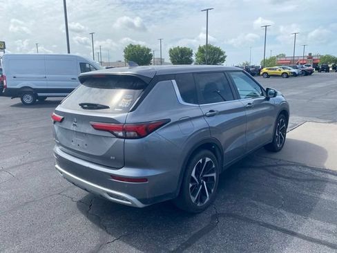 Used 2024 Mitsubishi Outlander AWD image 6