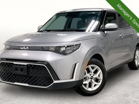 Used 2025 Kia Soul LX w/ LX Technology Package FWD image 14