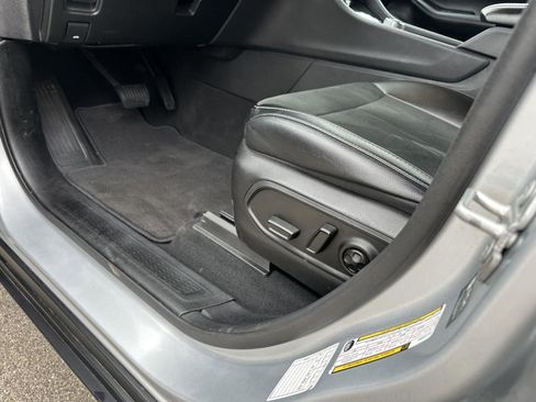 Used 2025 Jeep Grand Cherokee Altitude image 18