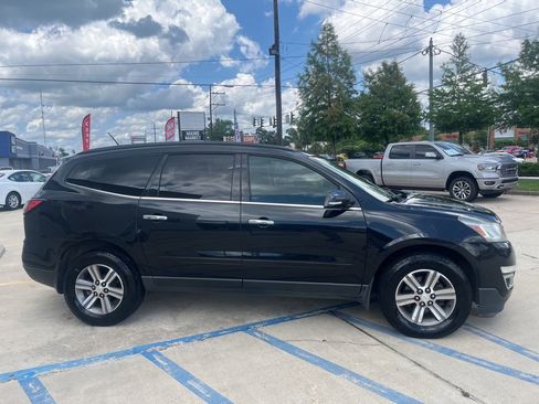 Used 2015 Chevrolet Traverse LT FWD image 4