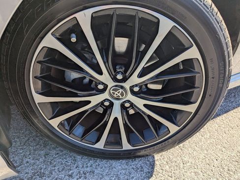 Used 2020 Toyota Camry SE image 26