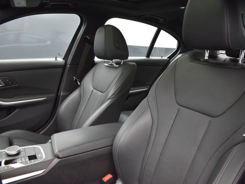 Used 2024 BMW 330i Sedan w/ Convenience Package image 11